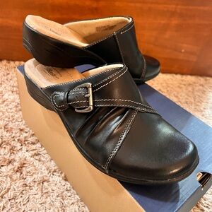 G.H. BASS shoes - Sz 9M /Brand new